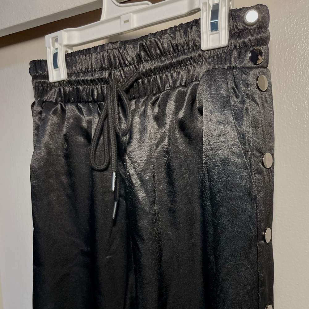 New Fashion Nova Snap Button Silky Joggers!